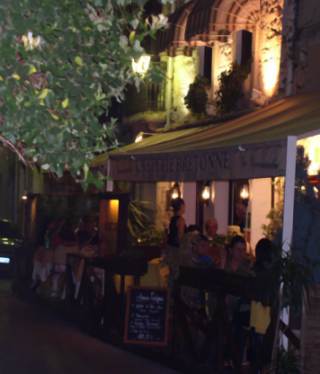 aiguesmortes_3.jpg (16724 Byte)