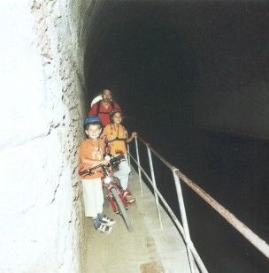 canal_tunnel.jpg (20355 Byte)