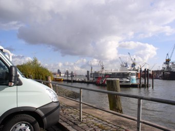 Ein Schiff ist nicht nur f�r den Hafen da, es muss hinaus, hinaus auf hohe See 